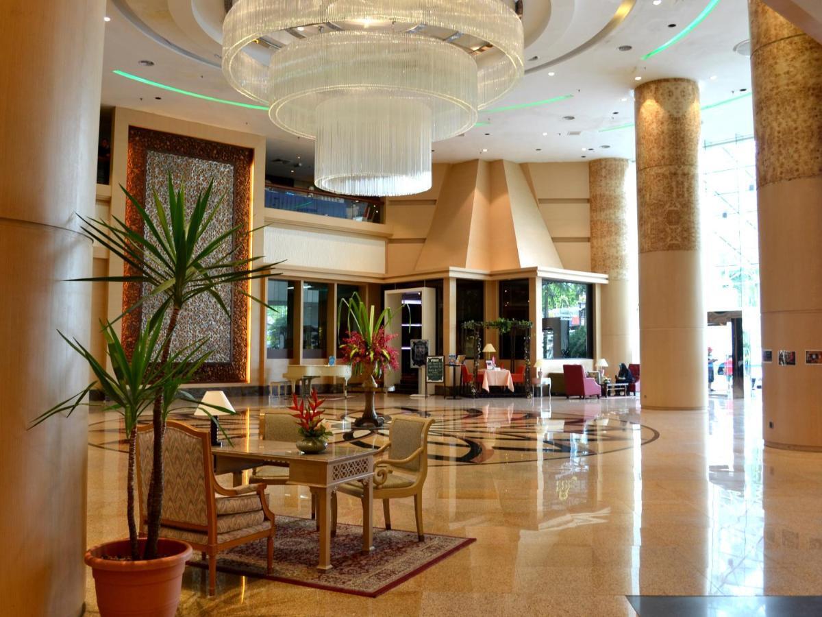 The Puteri Pacific Johor Bahru Hotel Bagian luar foto